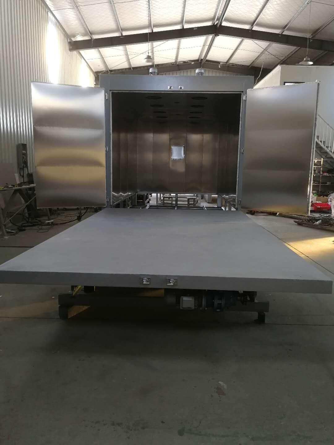 大型電動(dòng)臺車烘箱